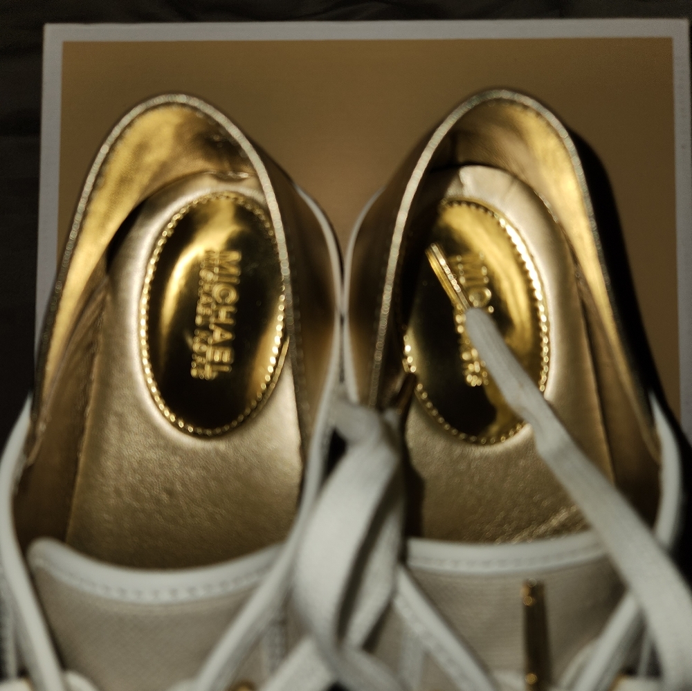 Like new MK shoes - Picture 3 of 6